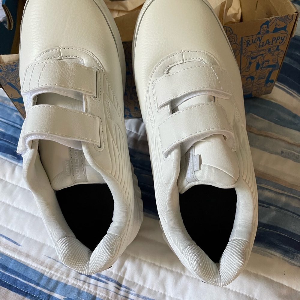 Brooks Addiction Walker 9.5 White